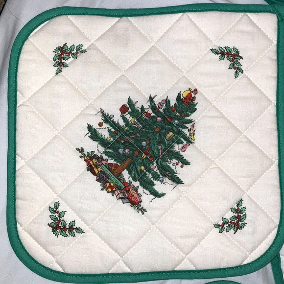 Spode Christmas Tree Cloth Placemats Set of 4 with 2 Pot Holders Cotton Washable - Picture 3 of 6
